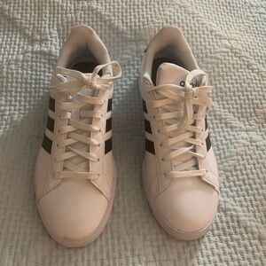 Womens white adidas sneakers size 9.  Like new.